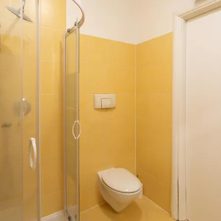 #13 Orange Ac Wifi Balcony 3mins Walk Sea Front *