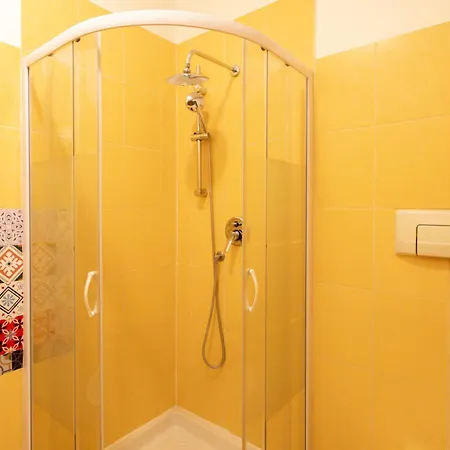 Appartamento #13 Orange Ac Wifi Balcony 3mins Walk Sea Front *